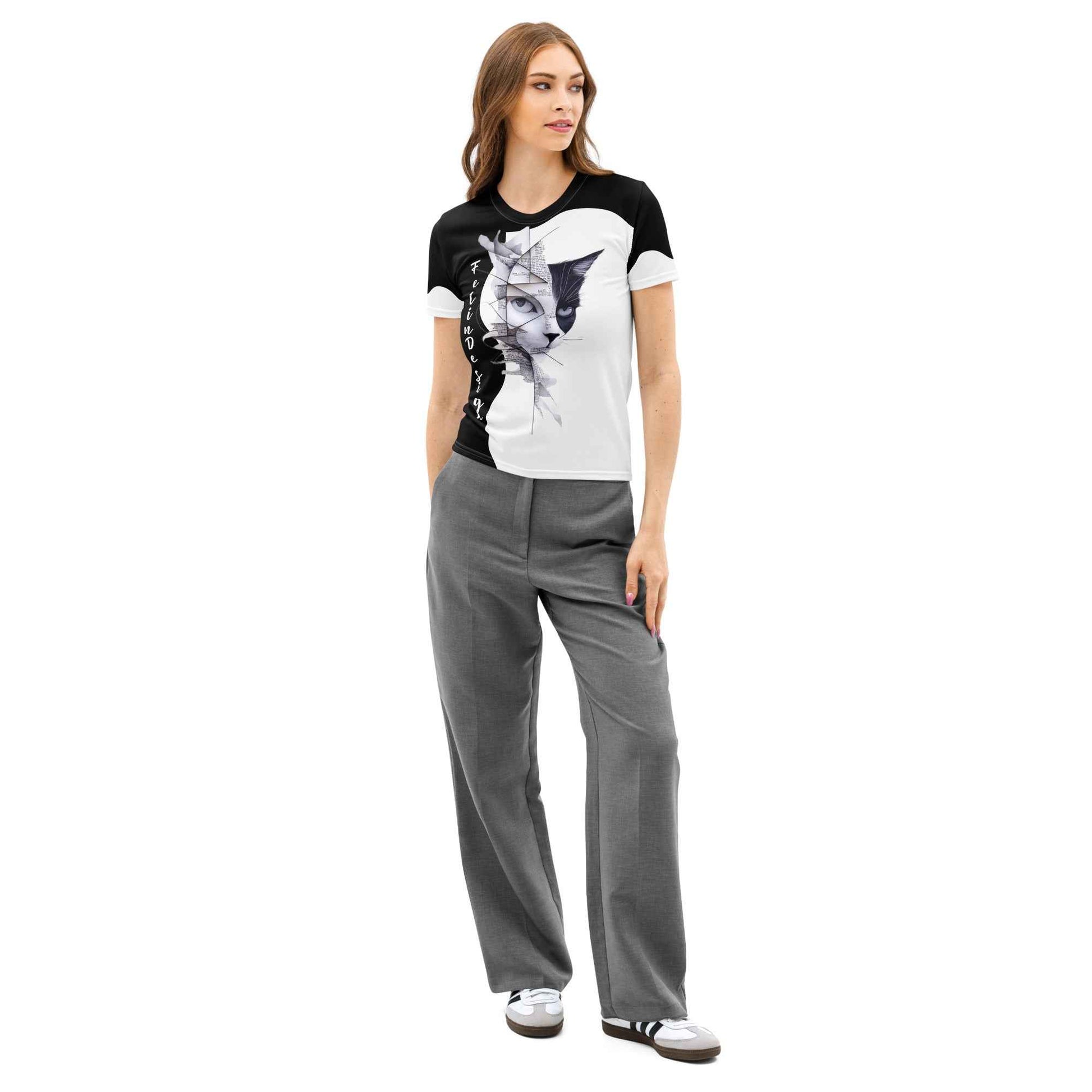 Women’s cotton crew neck t-shirt Cats FelinDesign