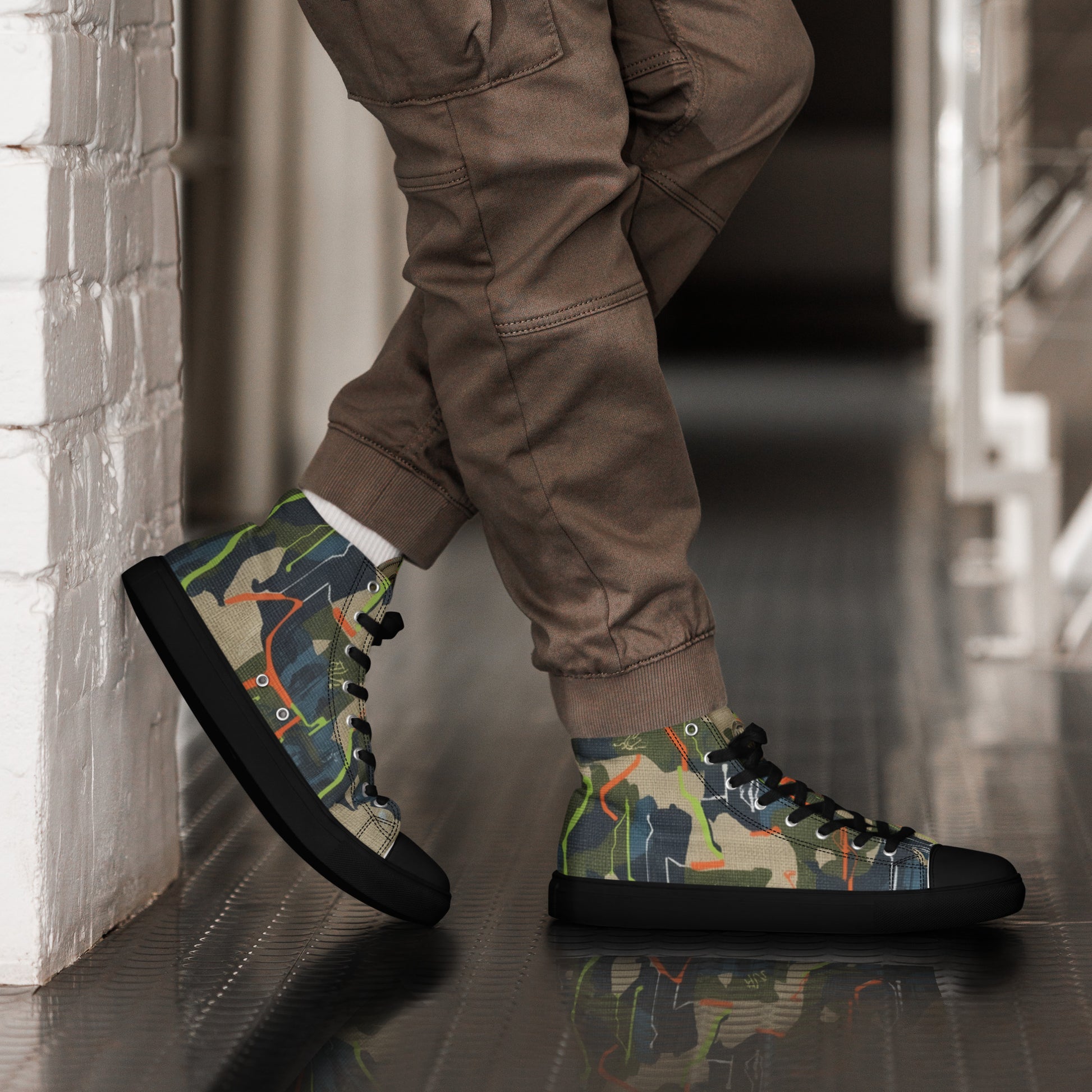 FelinDesign High-Top Sneakers - Men's High-Top Shoes with Abstract Design and FelinDesign - FelinDesign
